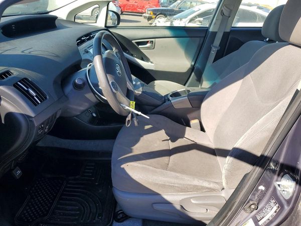 2014 TOYOTA PRIUS — DENT