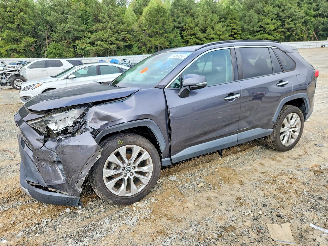 2019 TOYOTA RAV4 Limited — Front 3/4