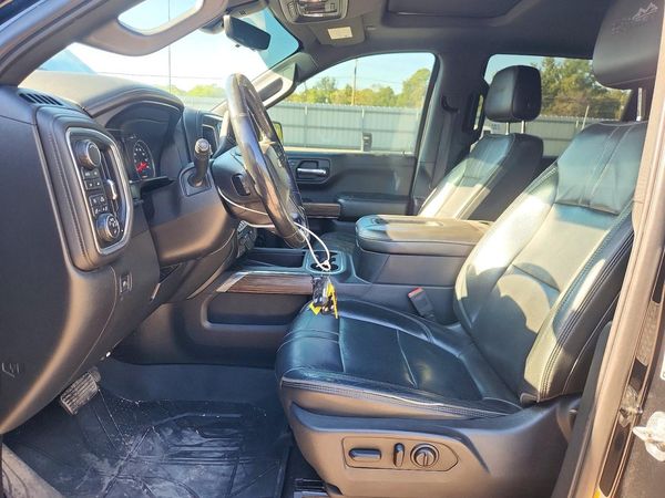2019 CHEVROLET SILVERADO High Country — DENT