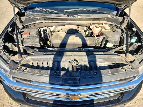 2019 CHEVROLET SILVERADO High Country — Engine bay