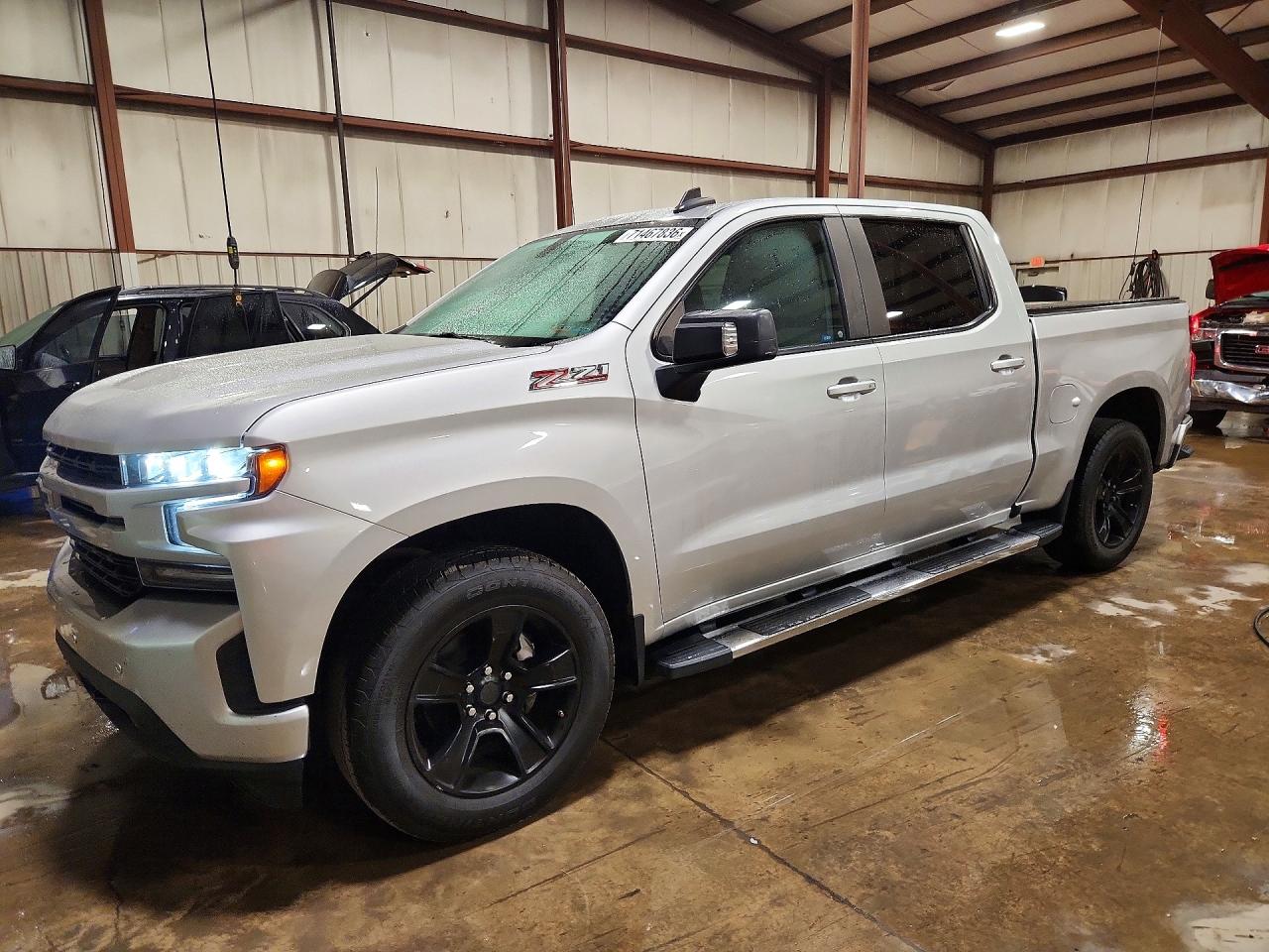 2019 CHEVROLET SILVERADO RST — Front 3/4