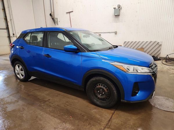 2022 NISSAN KICKS S — Passenger 3/4