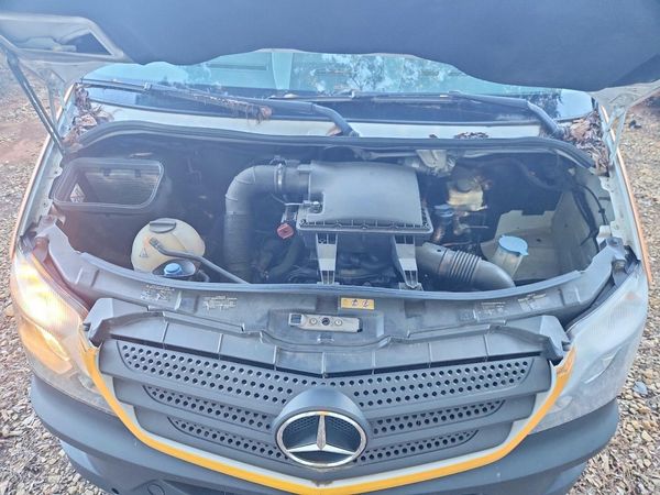 2015 MERCEDES-BENZ SPRINTER — Engine bay
