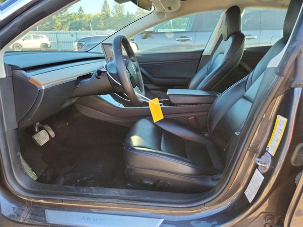 2019 TESLA MODEL 3 — DENT