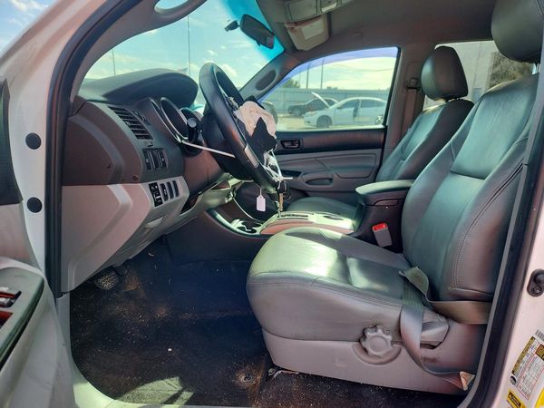 2014 TOYOTA TACOMA Delux Grade — DENT
