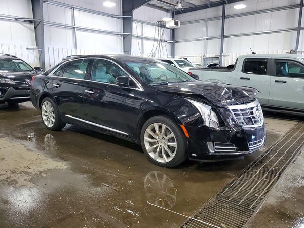 2015 CADILLAC XTS Luxury — Passenger 3/4
