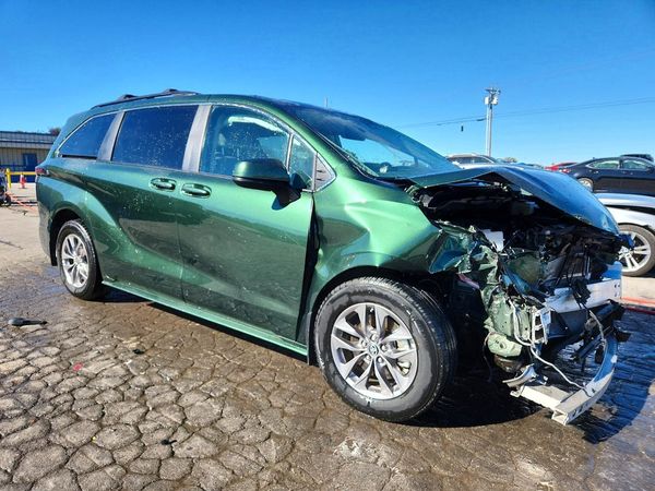 2023 TOYOTA SIENNA LE — Passenger 3/4