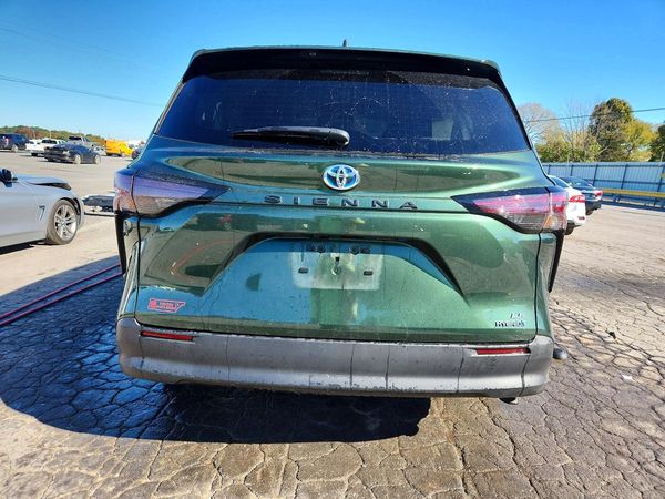 2023 TOYOTA SIENNA LE — DIRR
