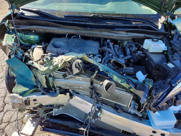 2023 TOYOTA SIENNA LE — Engine bay