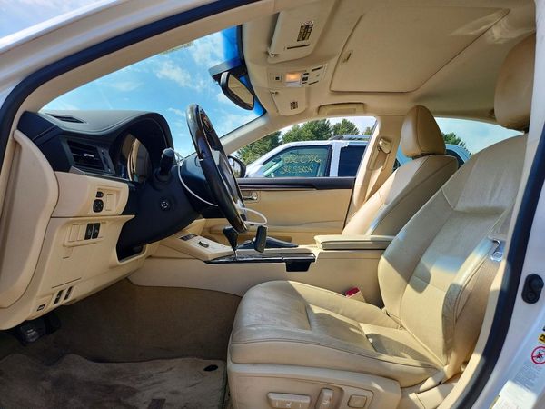 2014 LEXUS ES350 350 — DENT