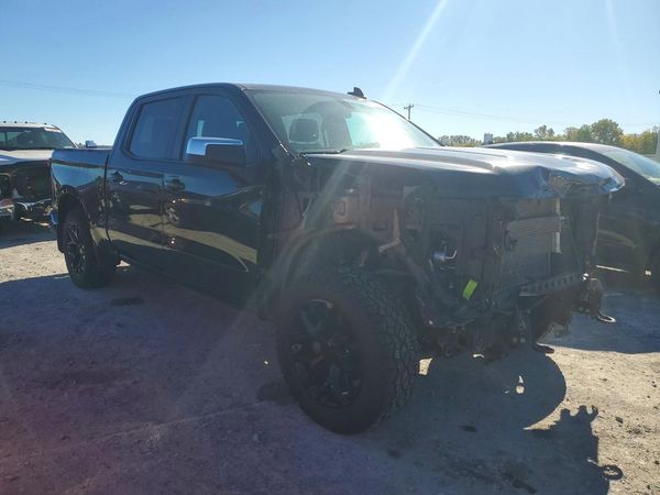 2020 CHEVROLET SILVERADO LT — Passenger 3/4