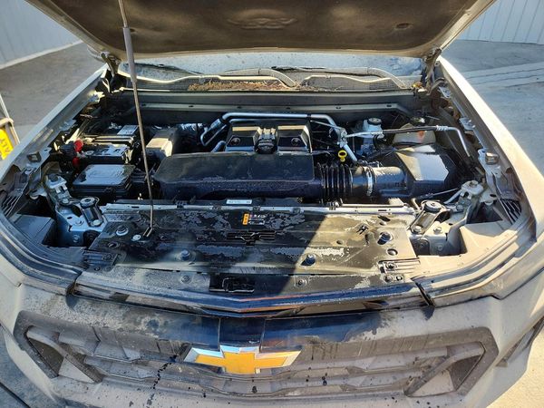 2025 CHEVROLET COLORADO Work Truck — Engine bay