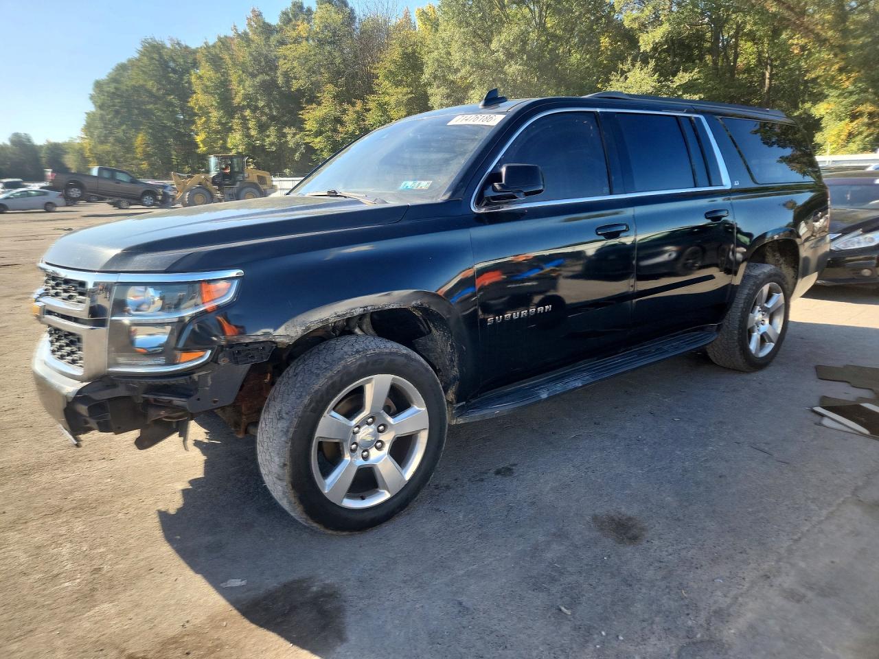 2017 CHEVROLET SUBURBAN — Front 3/4