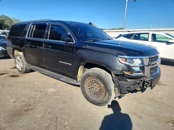 2017 CHEVROLET SUBURBAN — Passenger 3/4