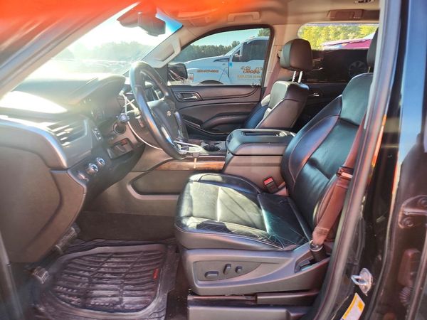 2017 CHEVROLET SUBURBAN — DENT