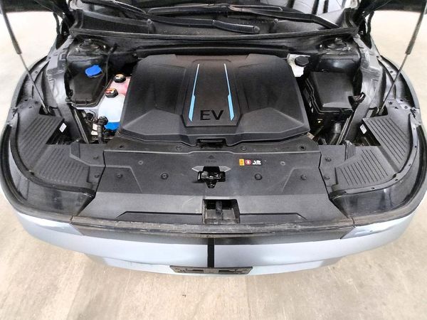 2024 HYUNDAI IONIQ SEL — Engine bay