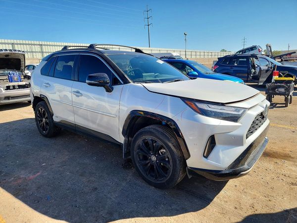 2023 TOYOTA RAV4 XSE — Passenger 3/4
