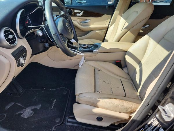 2017 MERCEDES-BENZ GLC GLC300 — DENT