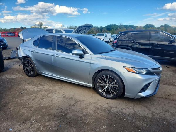 2018 TOYOTA CAMRY LE/SE/XLE/XSE — Passenger 3/4
