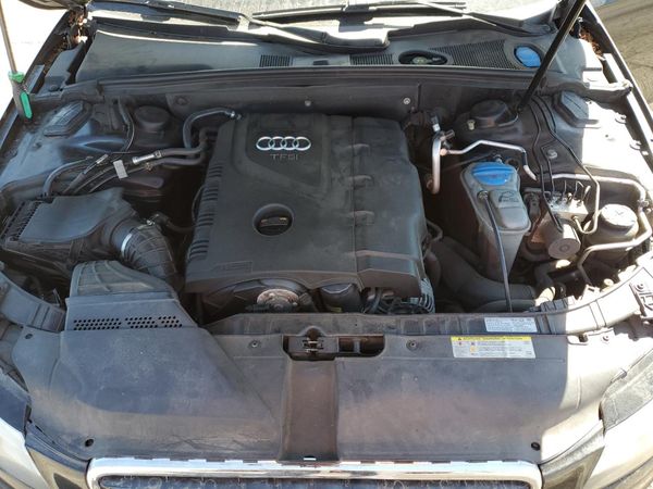 2012 AUDI A4 Premium Plus — Engine bay