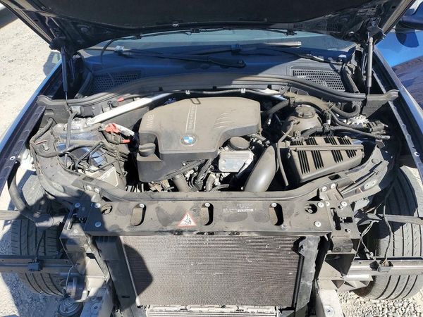 2013 BMW X3 xDrive28i — Engine bay