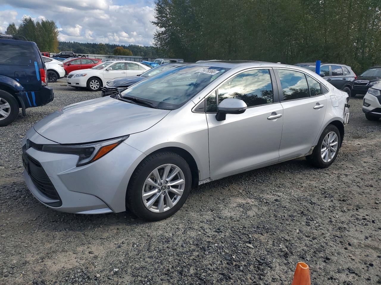 2025 TOYOTA COROLLA LE, XLE, SE — Front 3/4
