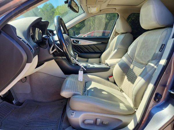 2014 INFINITI Q50 — DENT
