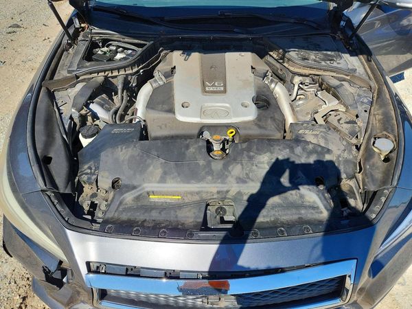 2014 INFINITI Q50 — Engine bay