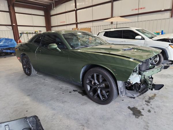 2021 DODGE CHALLENGER SXT — Passenger 3/4