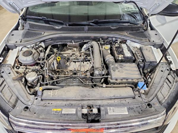 2020 VOLKSWAGEN JETTA — Engine bay