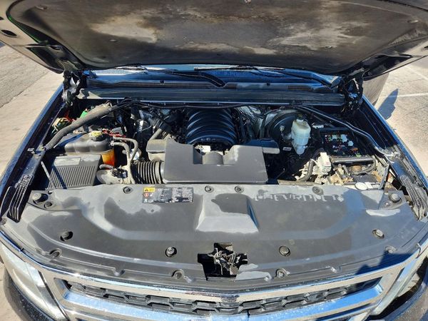 2015 CHEVROLET TAHOE — Engine bay