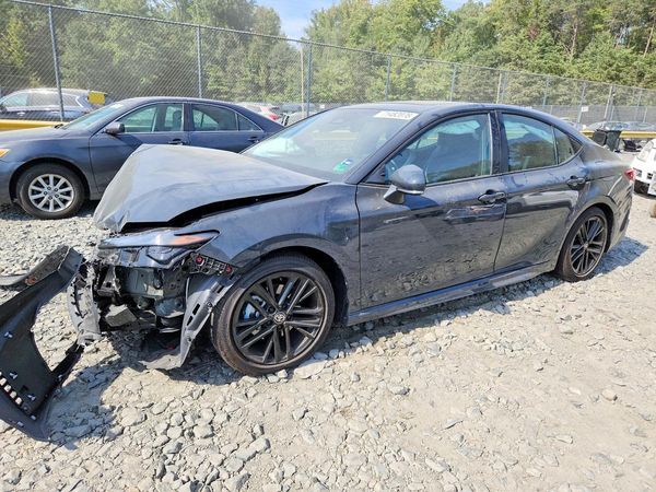 2026 TOYOTA CAMRY — Front 3/4
