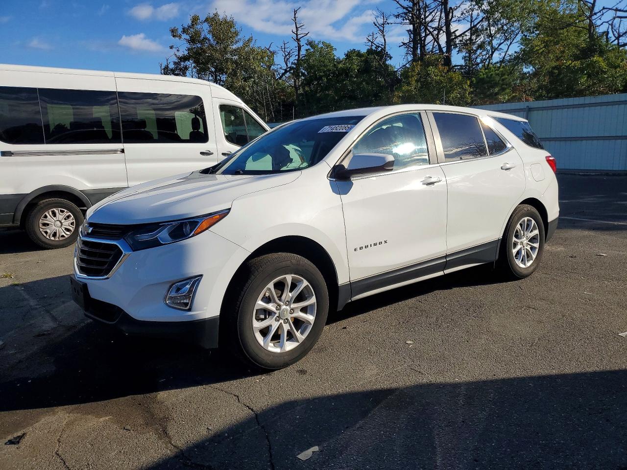 2021 CHEVROLET EQUINOX LT (1LT) — Front 3/4