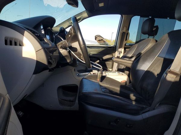 2017 DODGE CARAVAN SXT — DENT