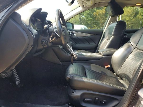 2017 INFINITI Q50 — DENT