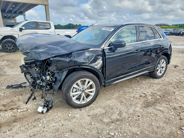 2025 AUDI Q3 S Line quattro Premium — Front 3/4