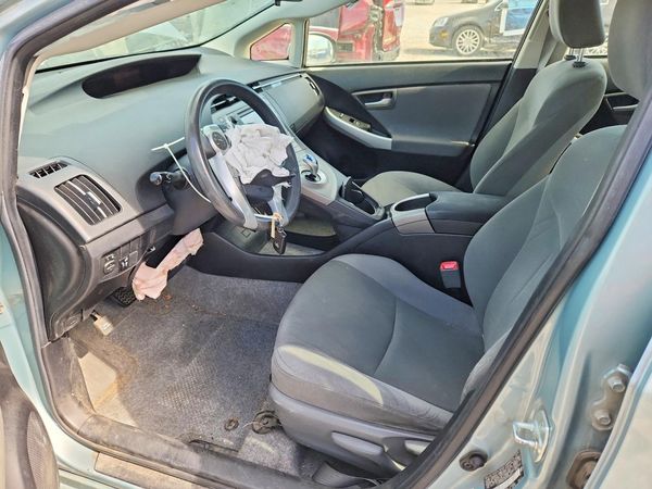 2013 TOYOTA PRIUS — DENT