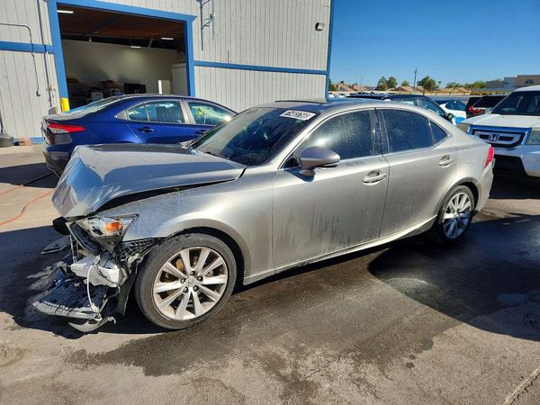 2015 LEXUS IS 250 — Front 3/4