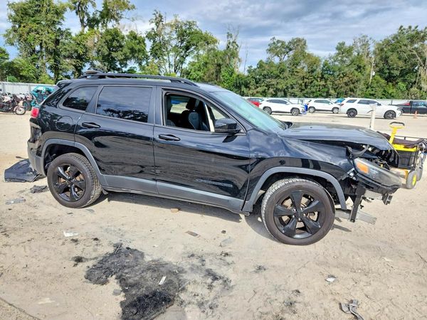 2019 JEEP CHEROKEE Latitude Plus — Passenger 3/4