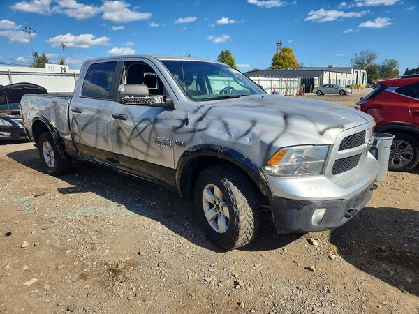 2014 RAM 1500 SLT — Passenger 3/4