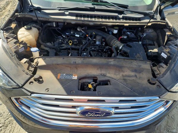 2020 FORD EDGE SE — Engine bay