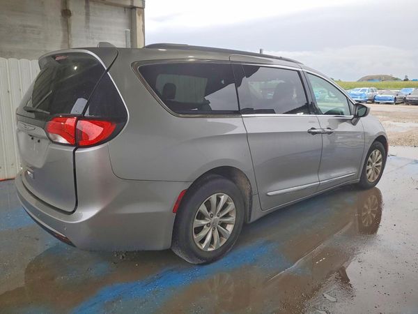 2017 CHRYSLER PACIFICA Touring L — PSRA