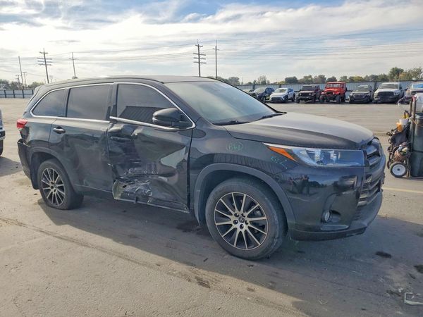 2018 TOYOTA HIGHLANDER SE/XLE — Passenger 3/4