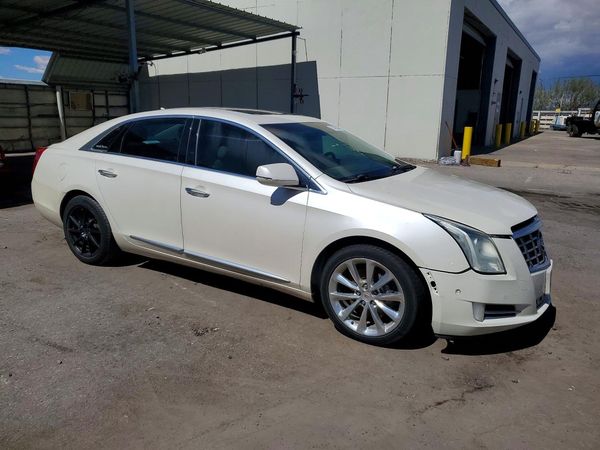 2014 CADILLAC XTS Luxury — Passenger 3/4