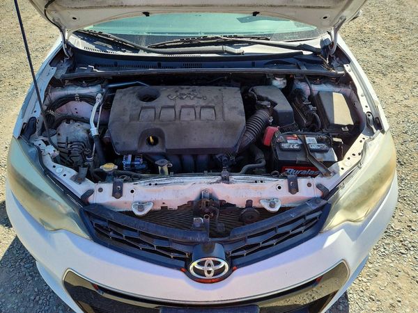 2014 TOYOTA COROLLA L/LE — Engine bay