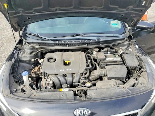 2018 KIA FORTE LX Base — Engine bay