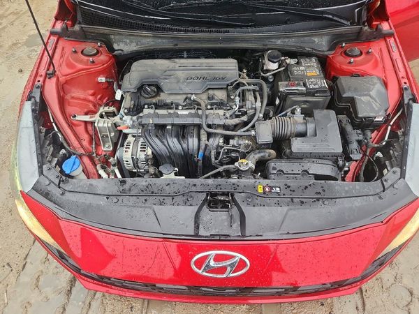 2022 HYUNDAI ELANTRA SEL — Engine bay