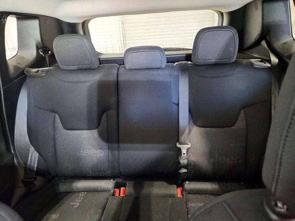 2015 JEEP RENEGADE — SUVN