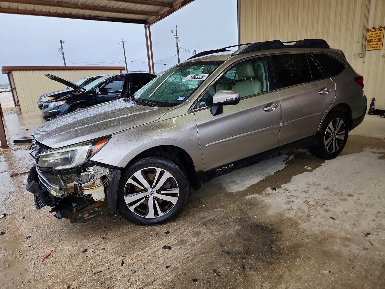 2018 SUBARU OUTBACK Limited+M/R+ES+NAVI — Front 3/4