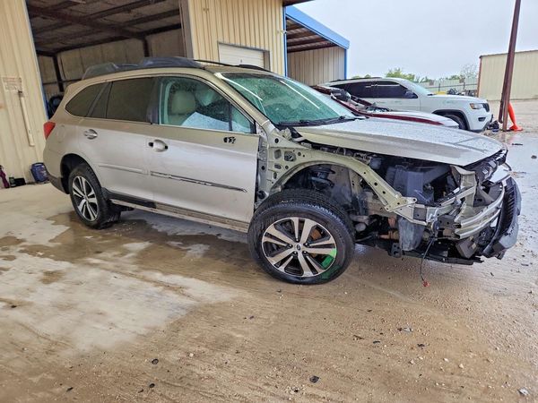 2018 SUBARU OUTBACK Limited+M/R+ES+NAVI — Passenger 3/4